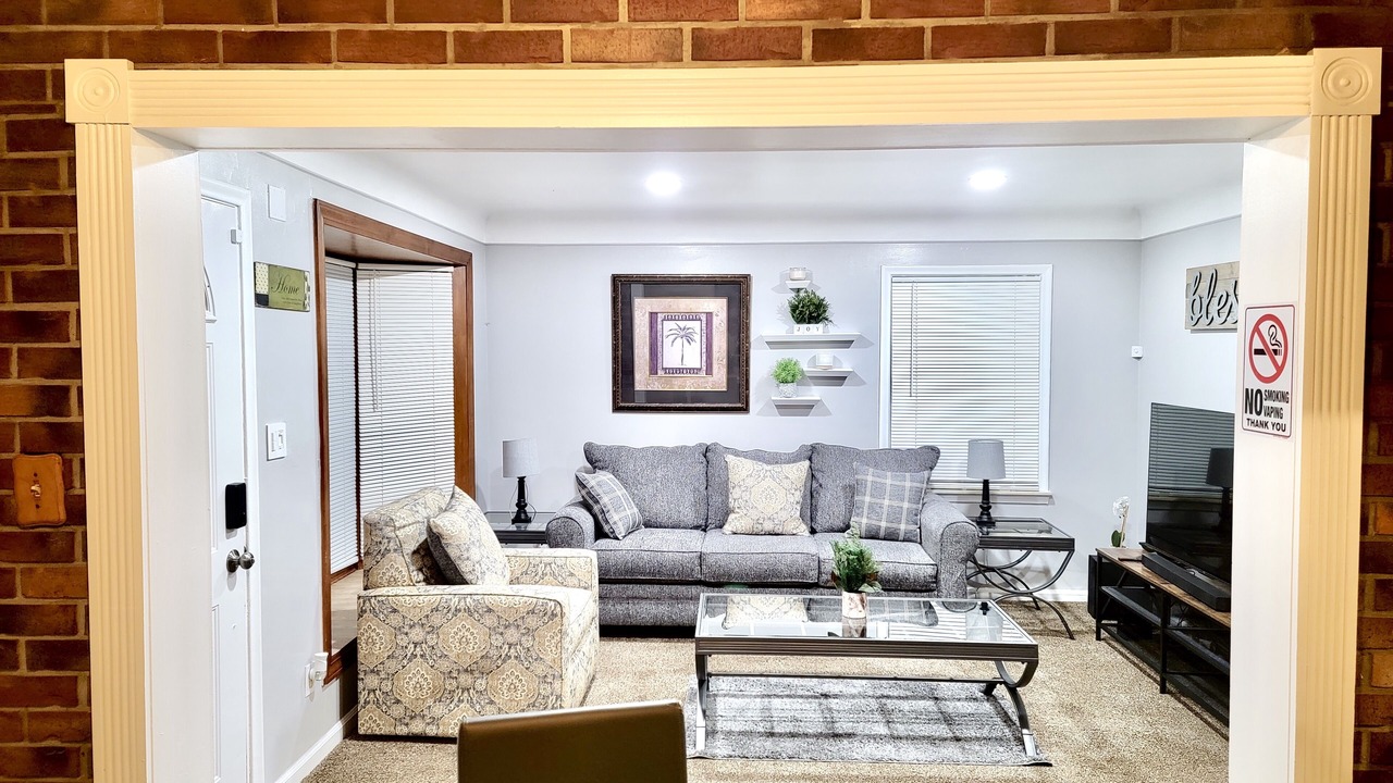Photo of Livingroom in Redford