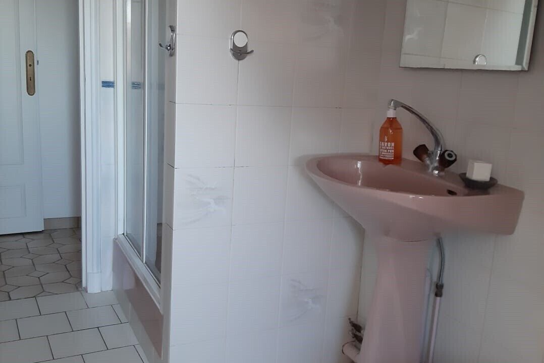 Photo of Bathroom in Nogent-le-Roi