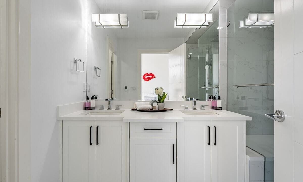 Photo of Bathroom in Crescent Heights