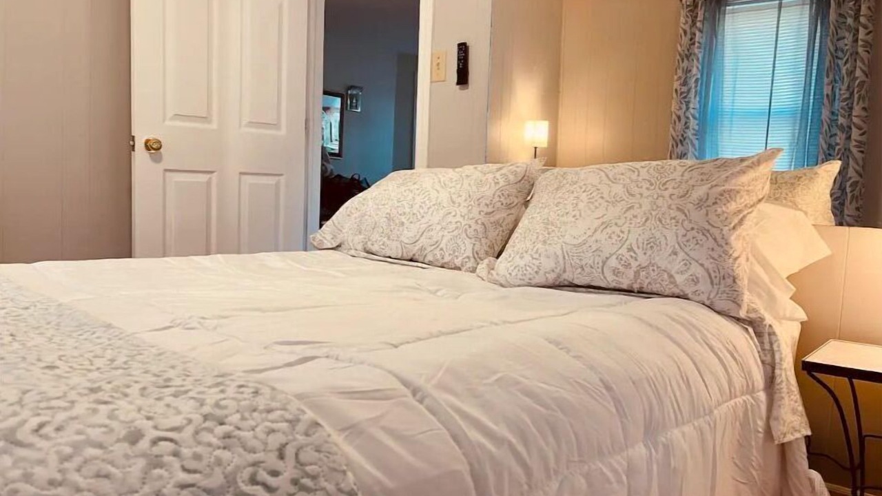 Photo of Bedroom in Pointe-du-Chene
