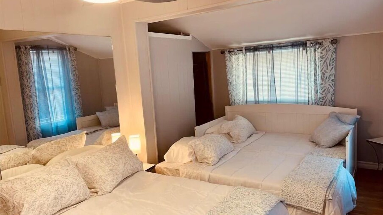 Photo of Bedroom in Pointe-du-Chene