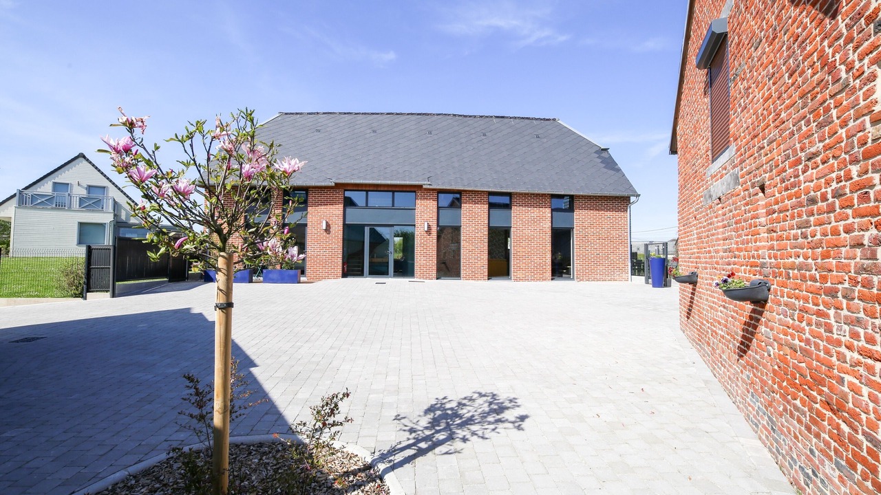 Photo of Outdoor in Boue