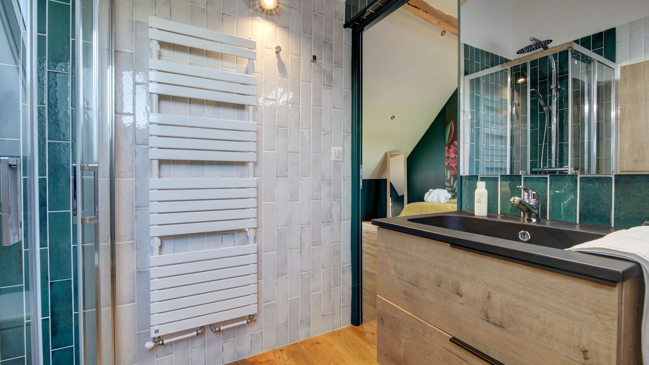 Photo of Bathroom in Boue