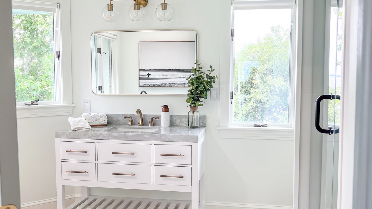 Photo of Bathroom in Monteray Shores