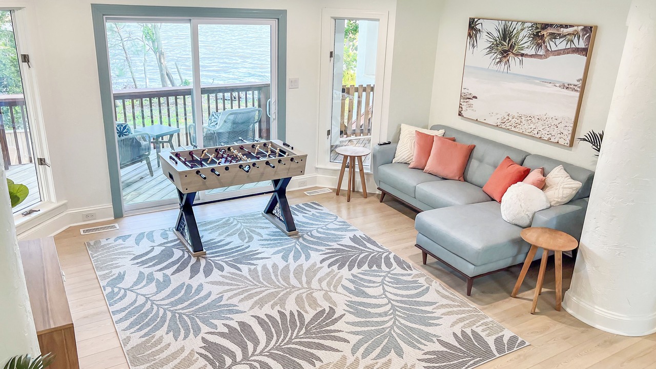 Photo of Livingroom in Monteray Shores