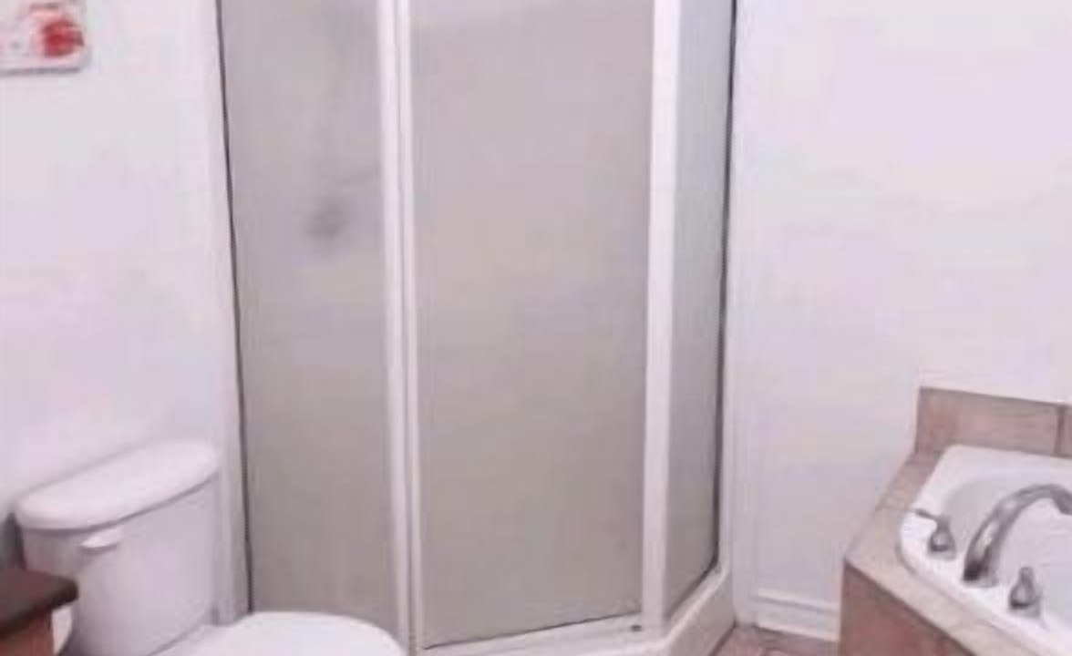 Photo of Bathroom in Laval