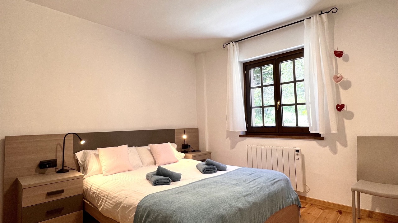 Photo of Bedroom in Llavorsi