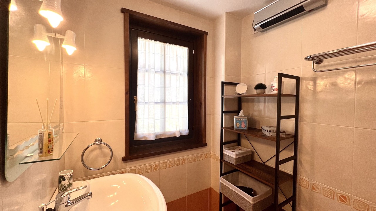 Photo of Bathroom in Llavorsi