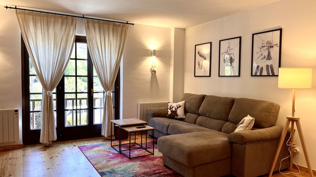 Photo of Livingroom in Llavorsi