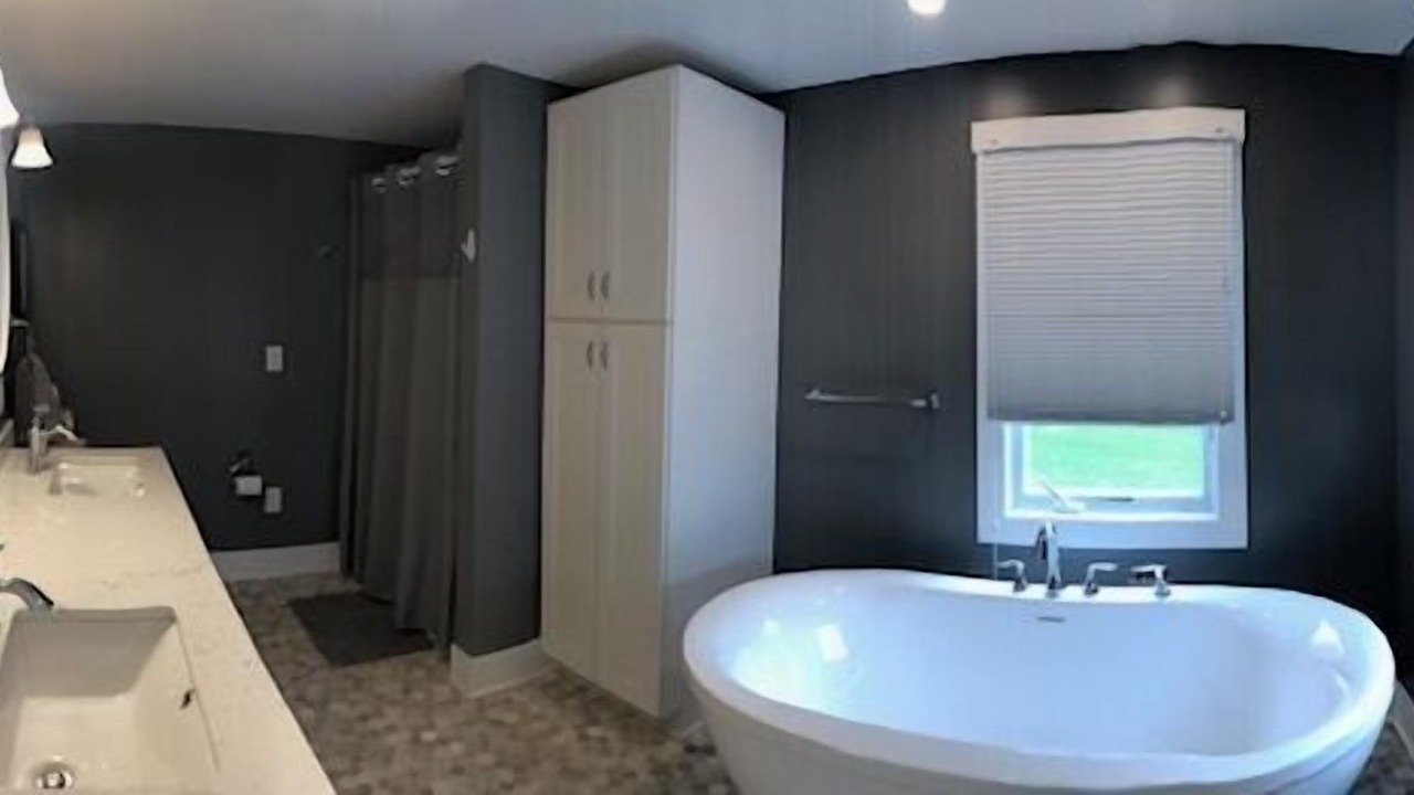 Photo of Bathroom in Hart