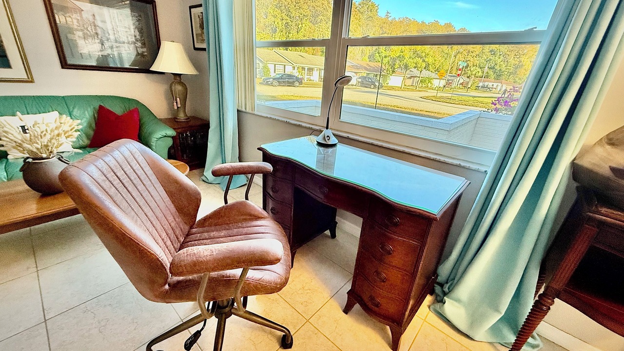 Photo of Livingroom in Park Lake Estates