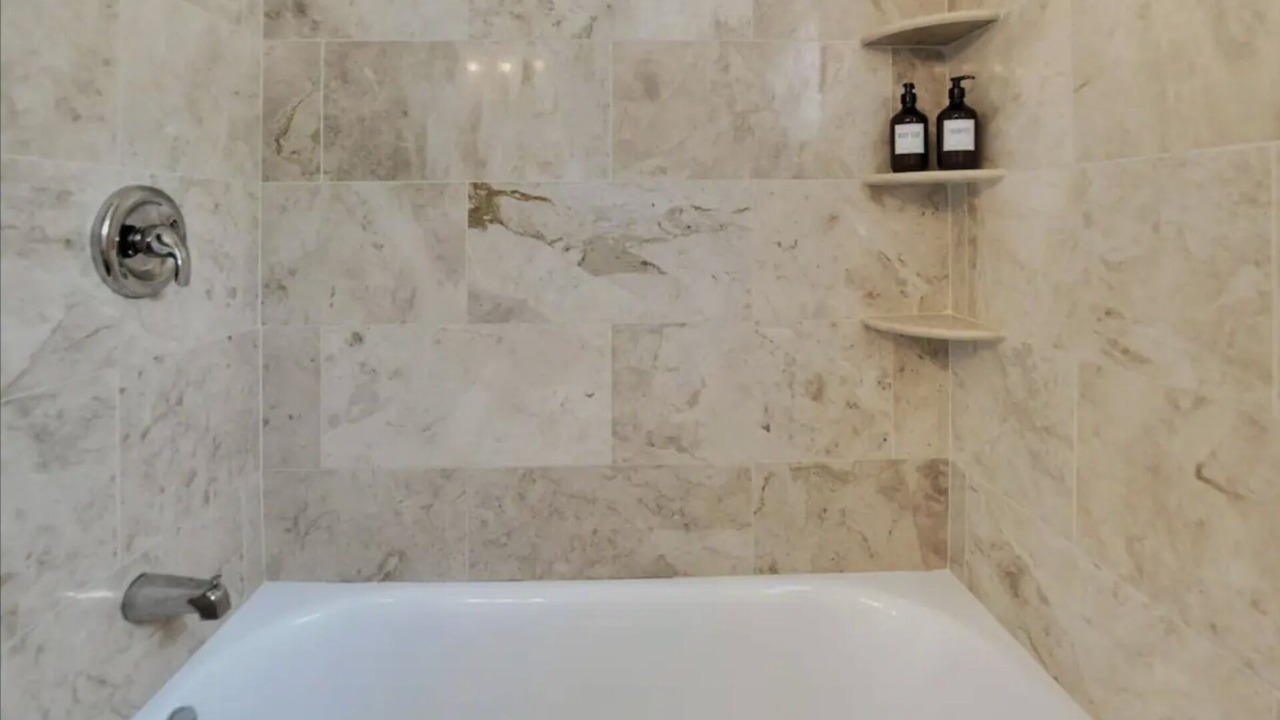 Photo of Bathroom in Park Lake Estates