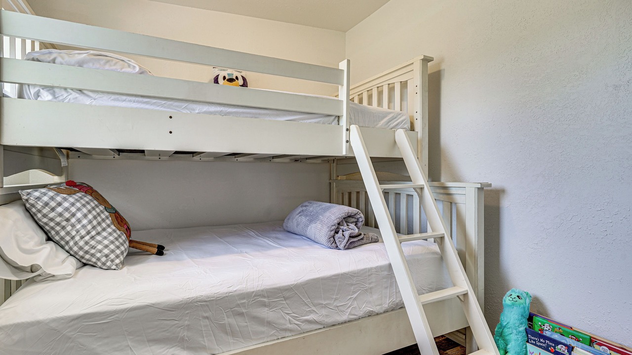 Photo of Bedroom in Lake Somerset