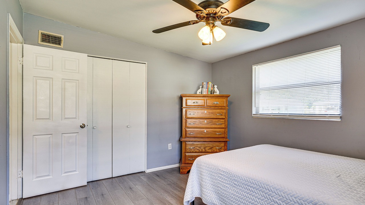 Photo of Bedroom in Lake Somerset