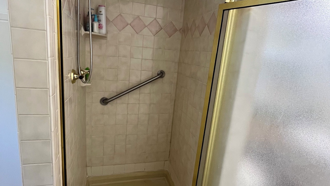 Photo of Bathroom in Del City