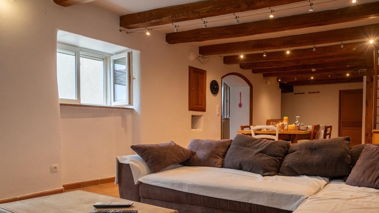 Photo of Livingroom in Saint-Etienne-Vallee-Francaise