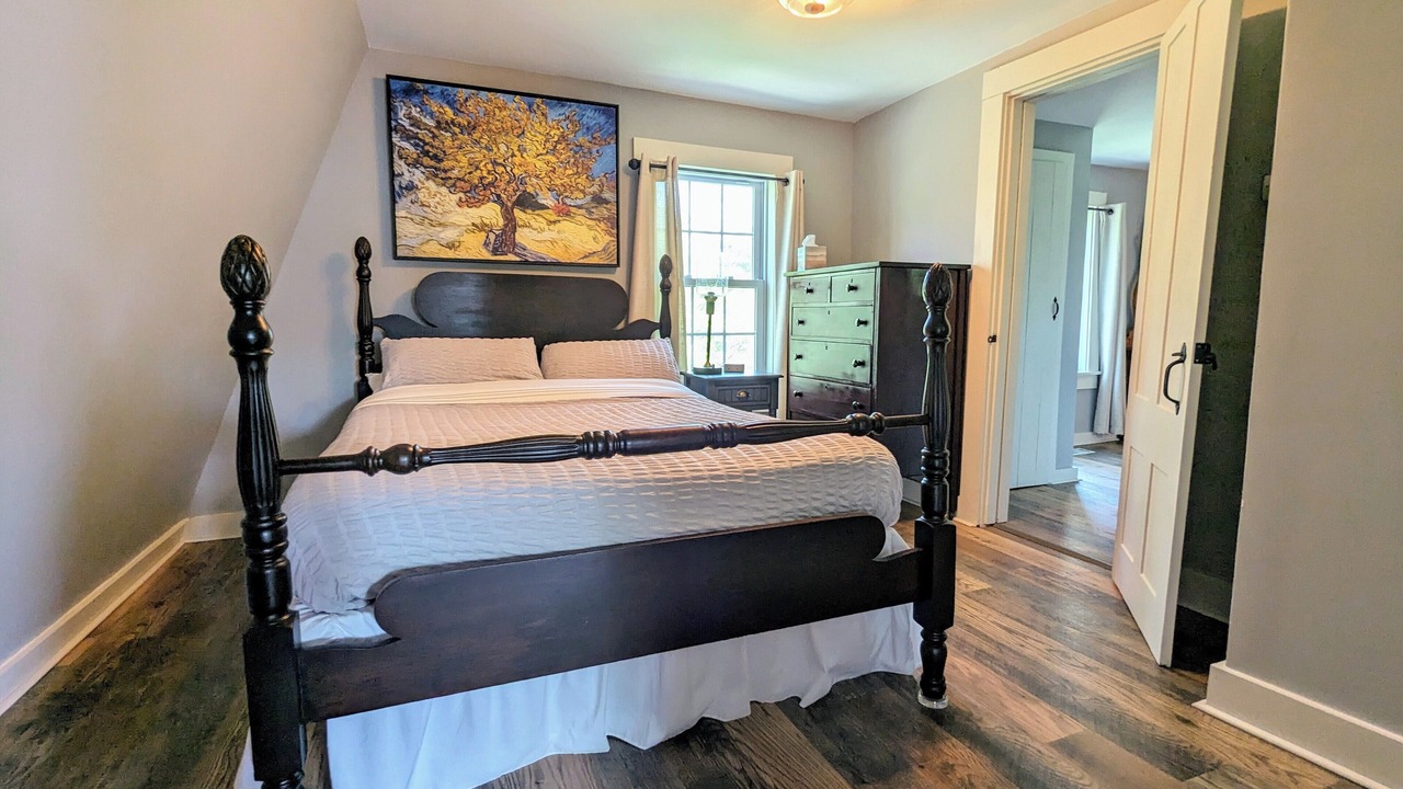 Photo of Bedroom in Brooksville