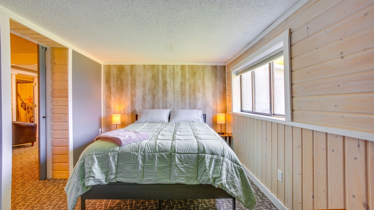 Photo of Bedroom in Lake Ann