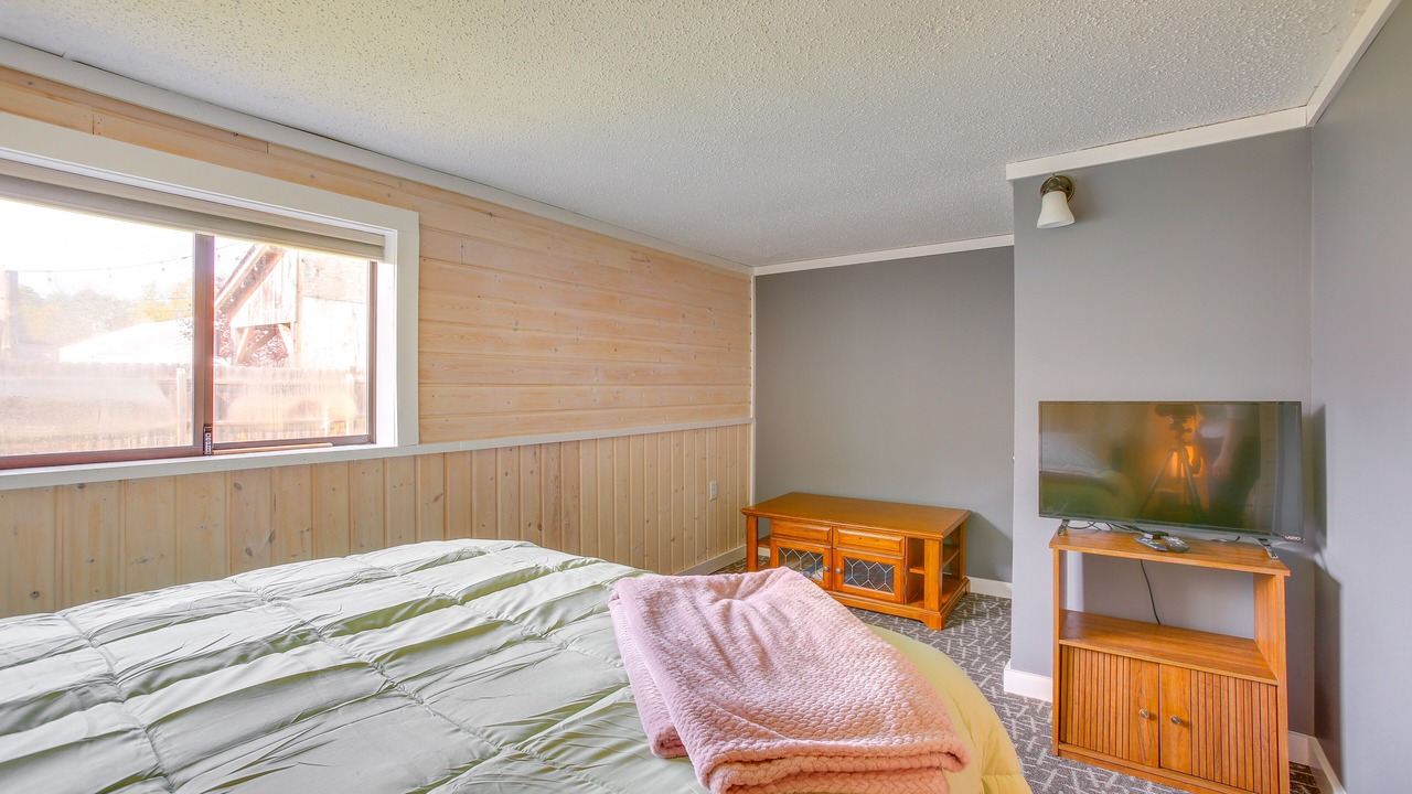 Photo of Bedroom in Lake Ann