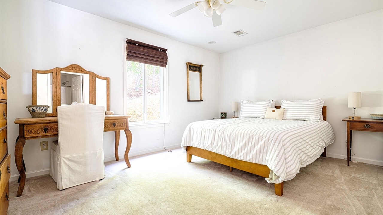 Photo of Bedroom in Pleasure Point