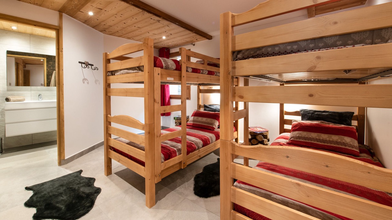 Photo of Bedroom in Longefoy