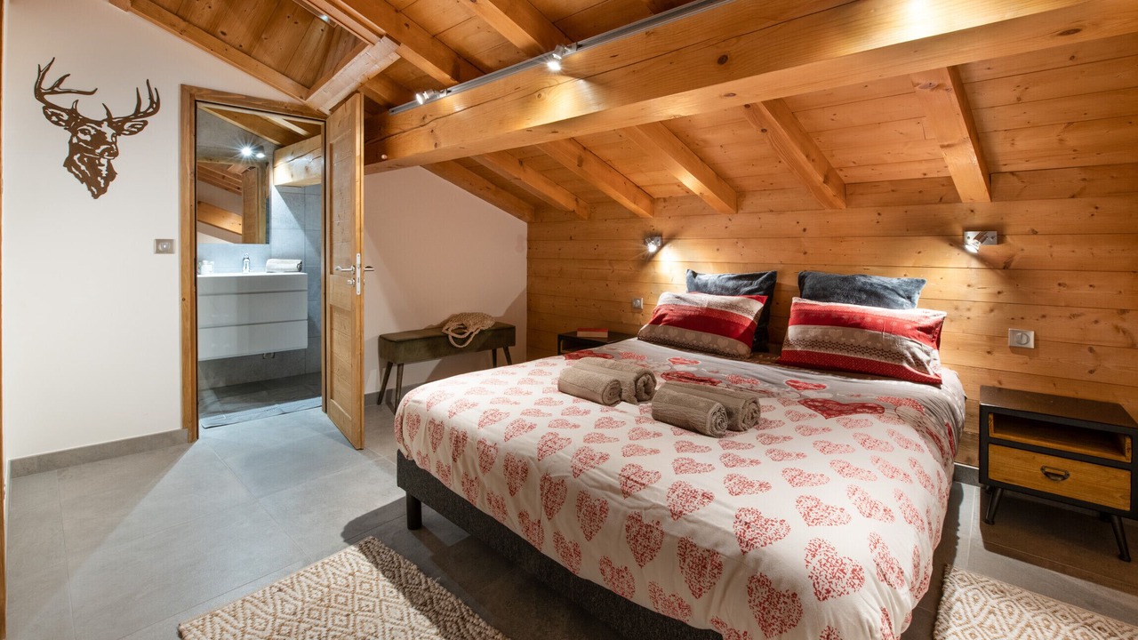 Photo of Bedroom in Longefoy