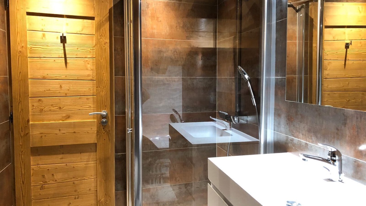 Photo of Bathroom in Longefoy