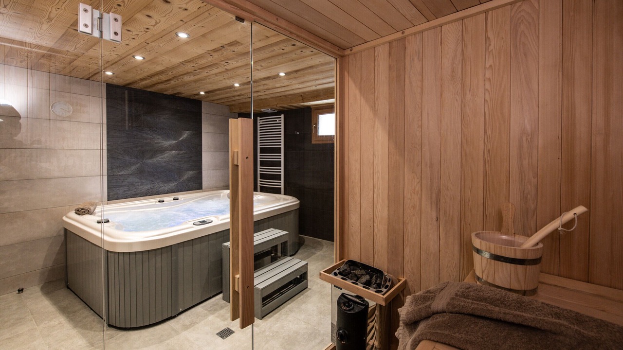 Photo of Others in Longefoy