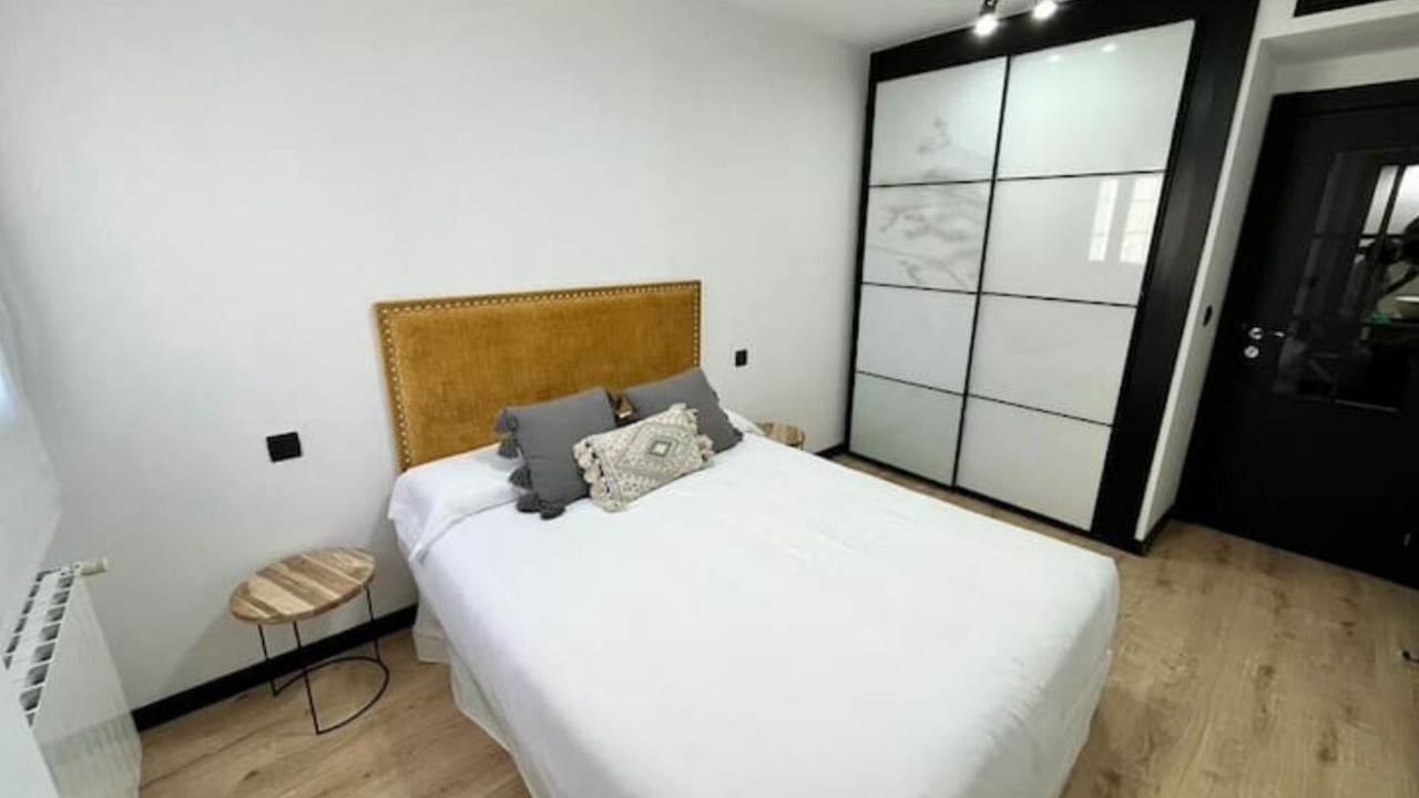 Photo of Bedroom in Los Olivos