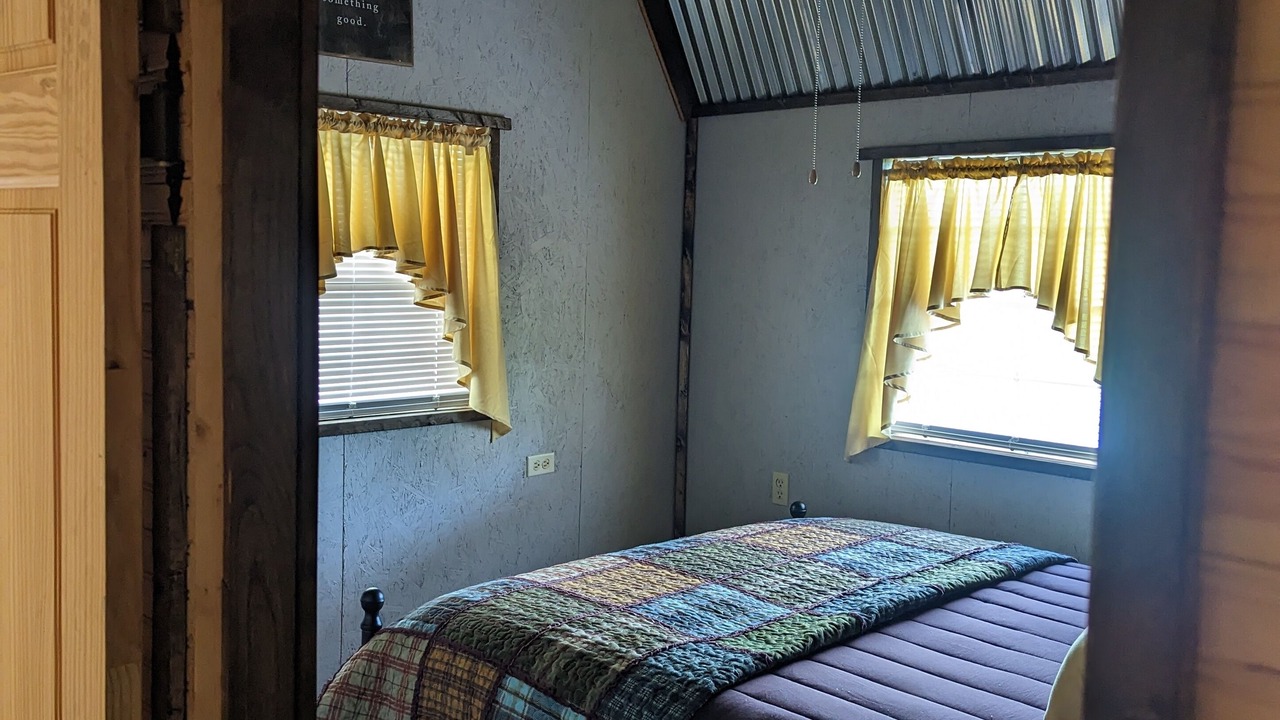 Photo of Bedroom in Jasonville