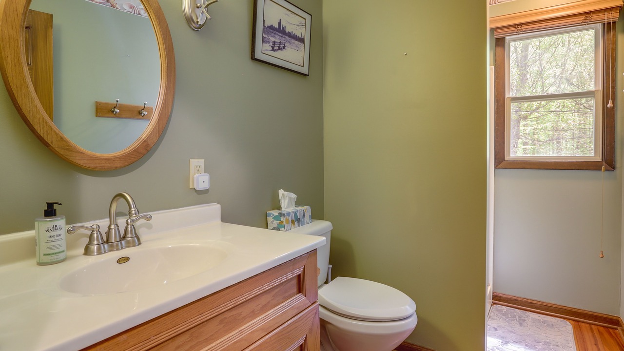 Photo of Bathroom in Glenn Haven Shores