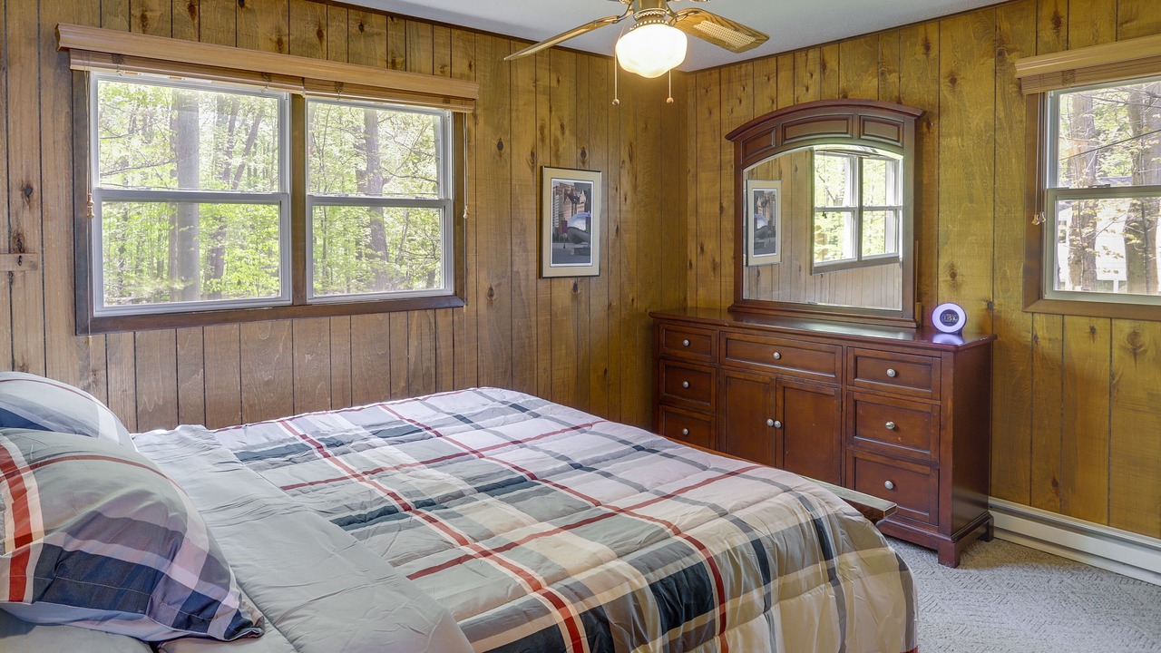 Photo of Bedroom in Glenn Haven Shores