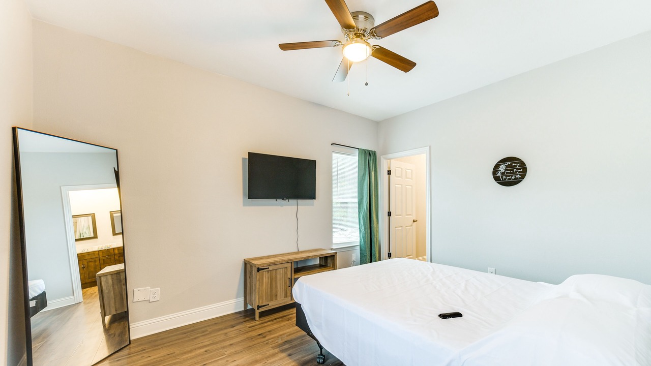 Photo of Bedroom in Whitney