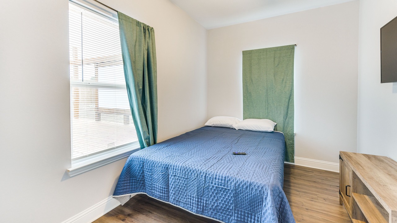 Photo of Bedroom in Whitney
