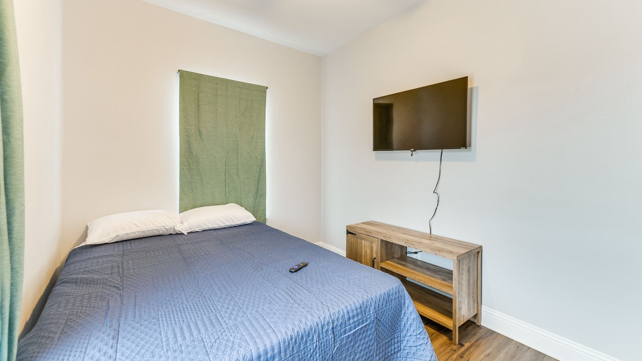 Photo of Bedroom in Whitney