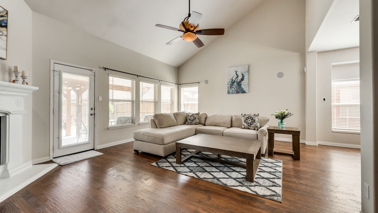 Photo of Livingroom in Tarrant County