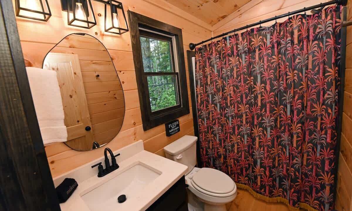 Photo of Bathroom in Cherry Log