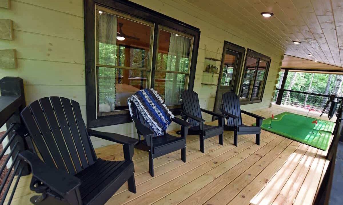 Photo of Outdoor in Cherry Log