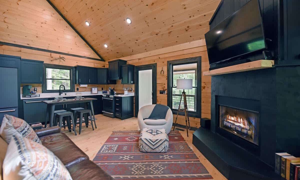 Photo of Bedroom in Cherry Log