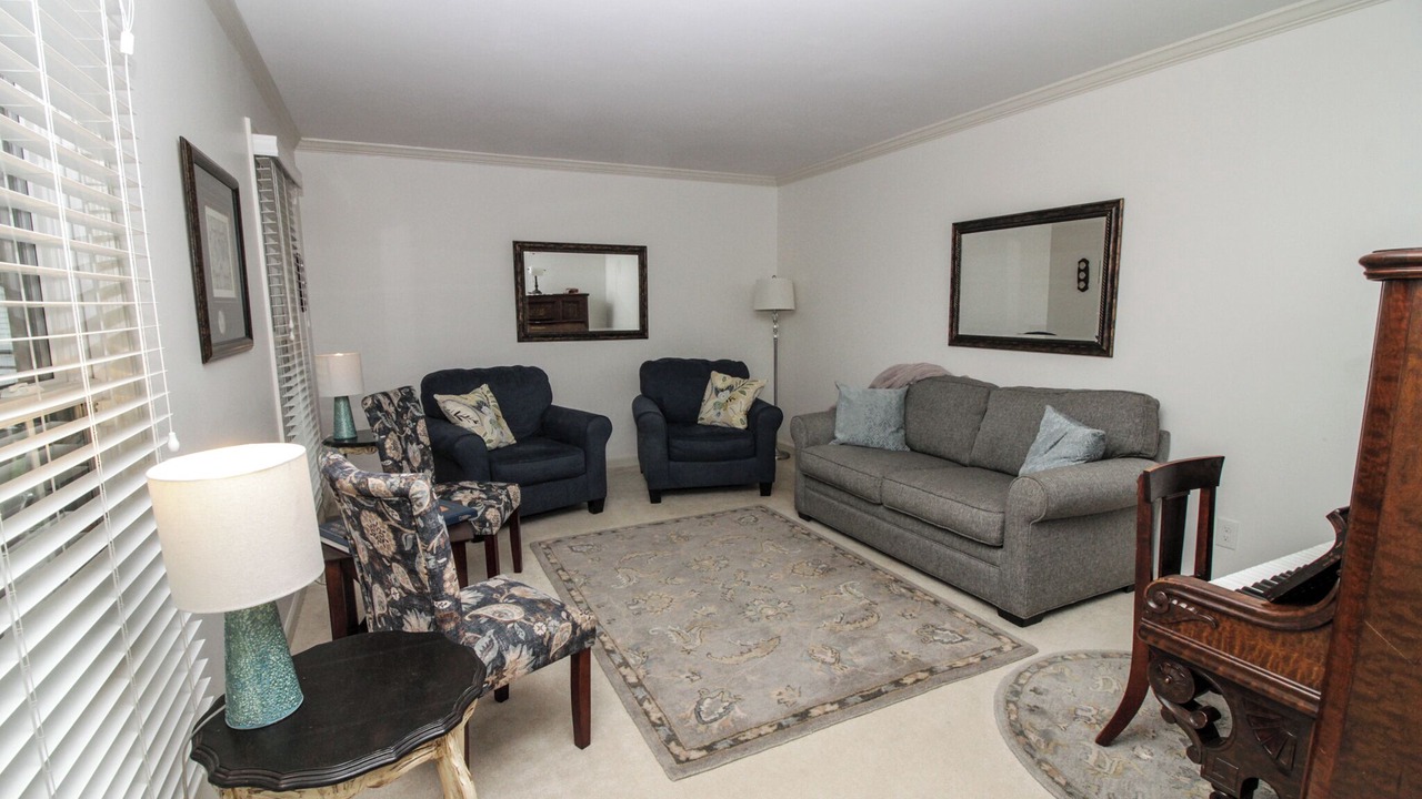 Photo of Livingroom in Jamestown