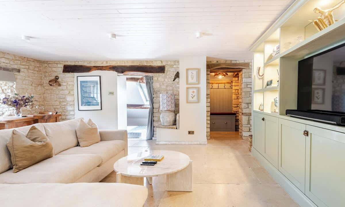 Photo of Livingroom in Brimpsfield