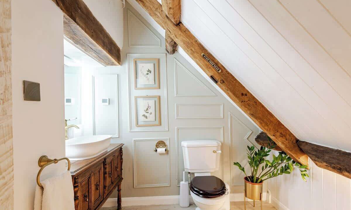 Photo of Bathroom in Brimpsfield