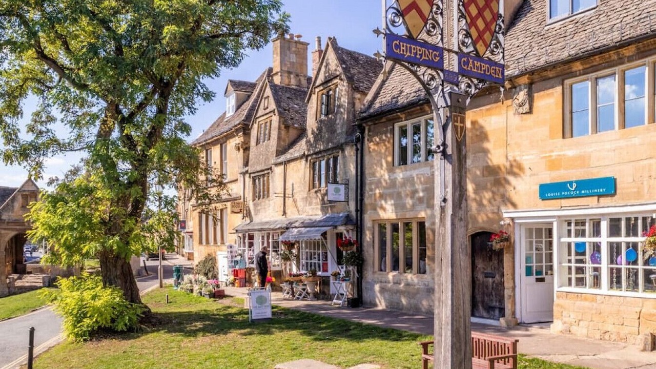 Photo of Others in Cow Honeybourne