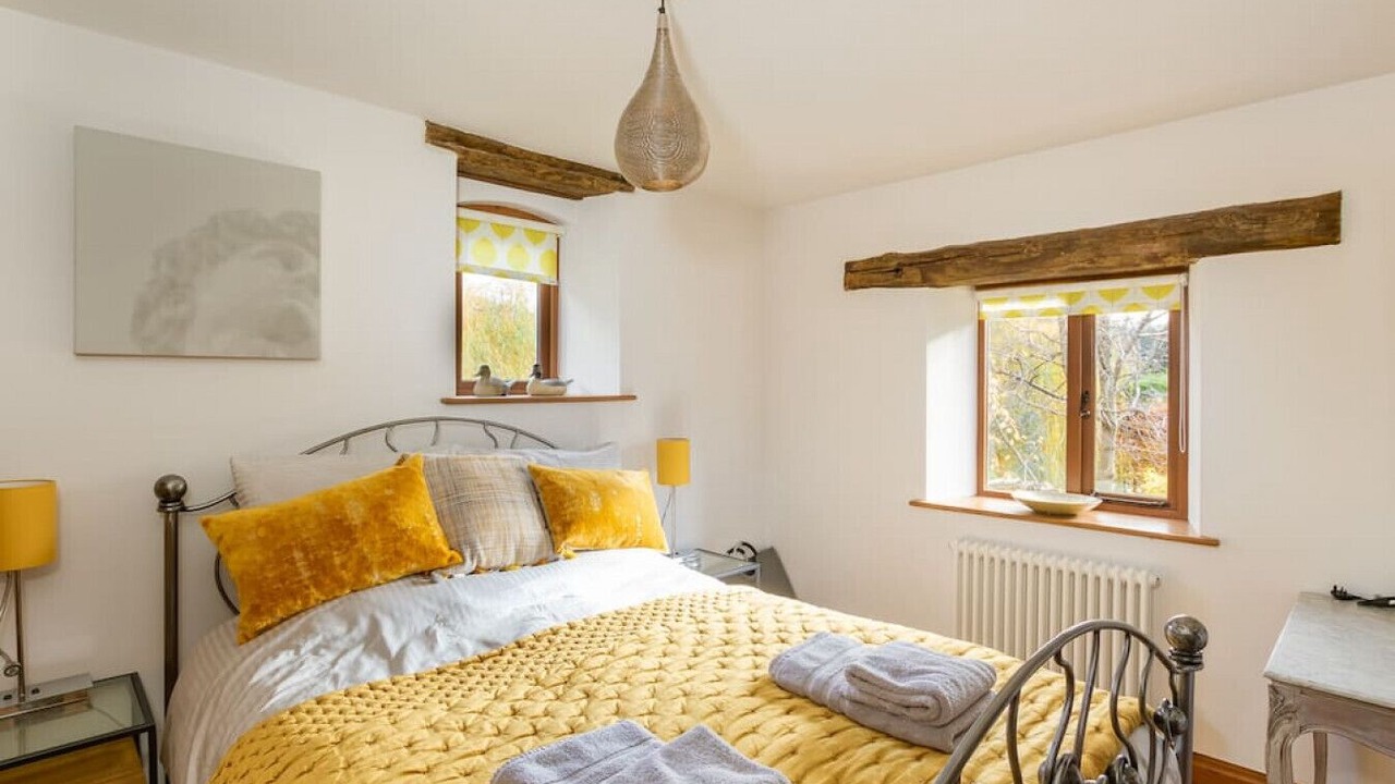 Photo of Bedroom in Cow Honeybourne