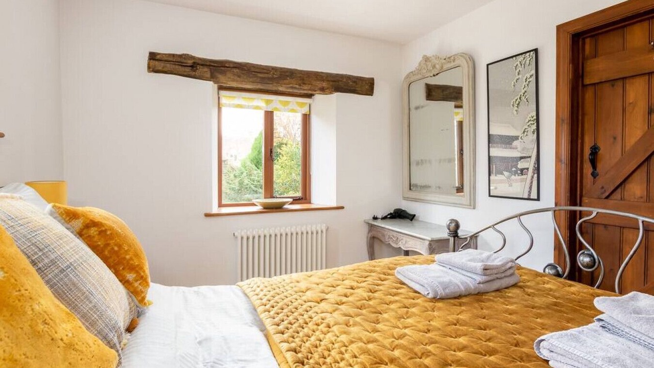 Photo of Bedroom in Cow Honeybourne