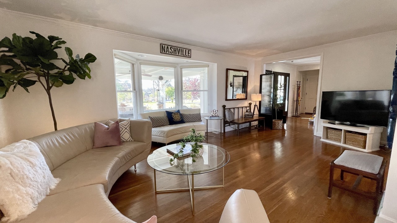 Photo of Livingroom in Green Hills