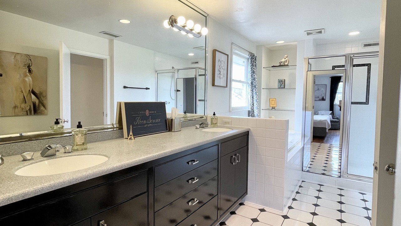 Photo of Bathroom in Green Hills