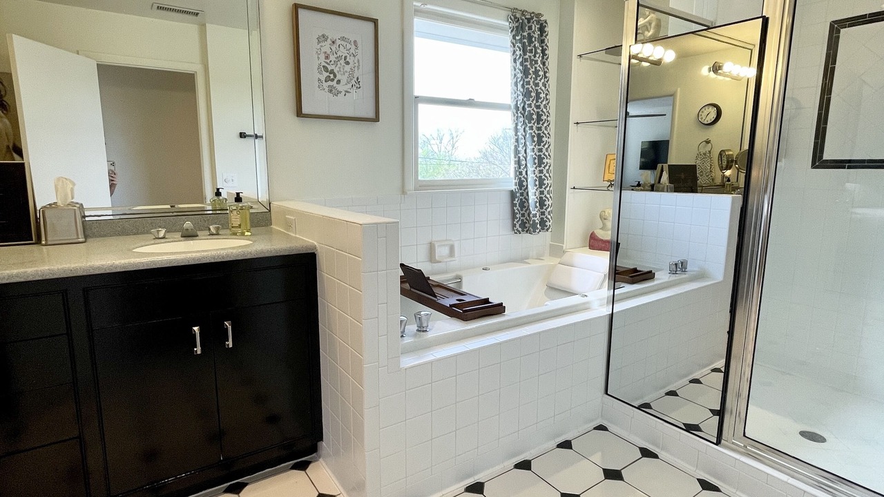 Photo of Bathroom in Green Hills