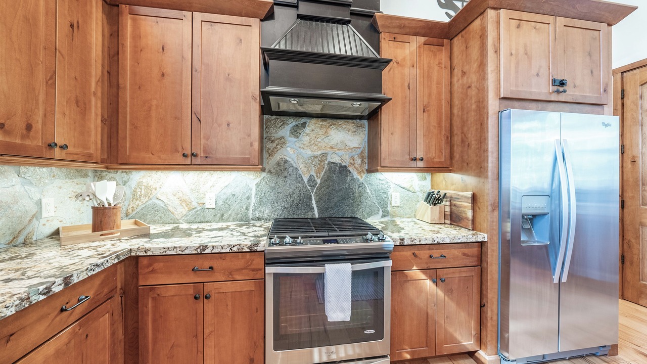 Photo of Kitchen in Shaver Lake