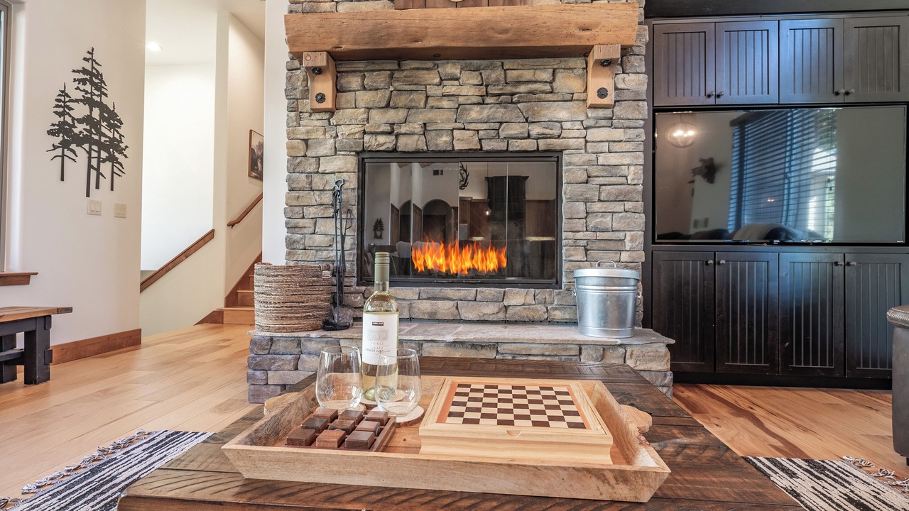 Photo of Livingroom in Shaver Lake
